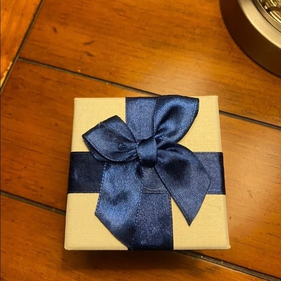 10k gold Iridescent Dangling Earrings - Picture 8 of 8